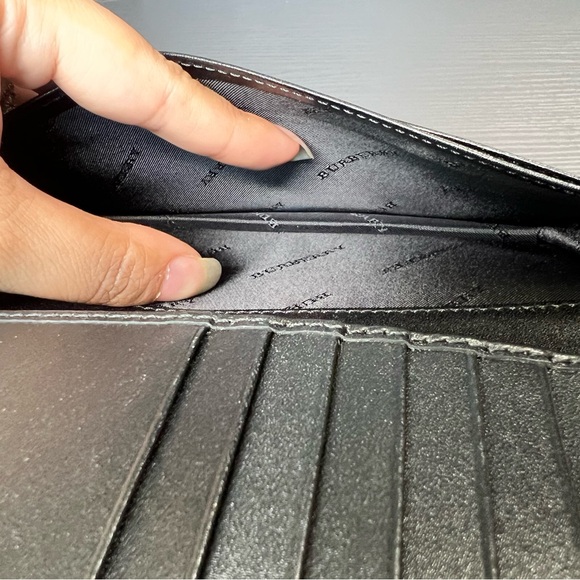 Burberry Haymarket Check Wallet - Picture 10 of 13